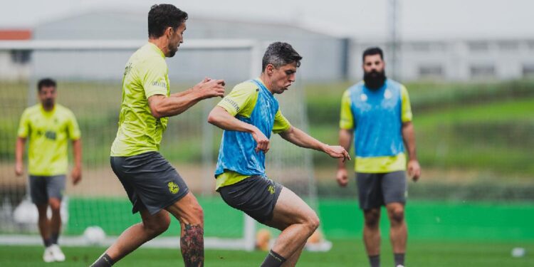 Entrenamiento del Racing previo viaje a Leganes