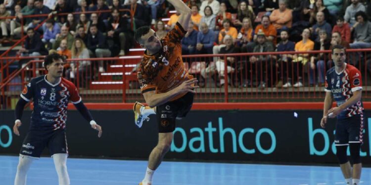 Jugador Bathco BM Torrelavega durante un partido