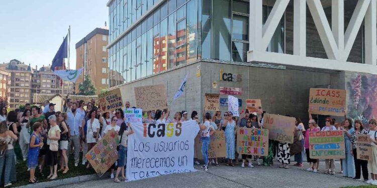 Trabajadores del CAD de Laredo