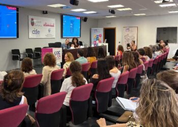 Jornada de COECAN sobre oportunidades laborales de la Unión Europea en Torrelavega