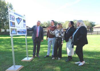 complejo de piscinas recreativas en Ruente