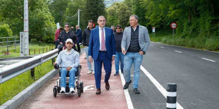 Senda peatonal en el municipio de Ruesga