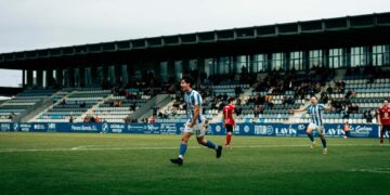 Alejandro Moroso celebra una acción con la Gimnástica