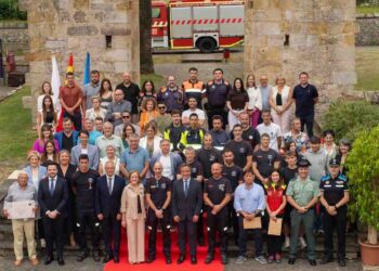 Autoescala bomberos de Camargo