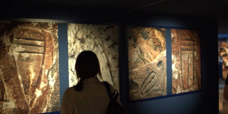 Exposición La Piedra y la Luz de Fernando Allen