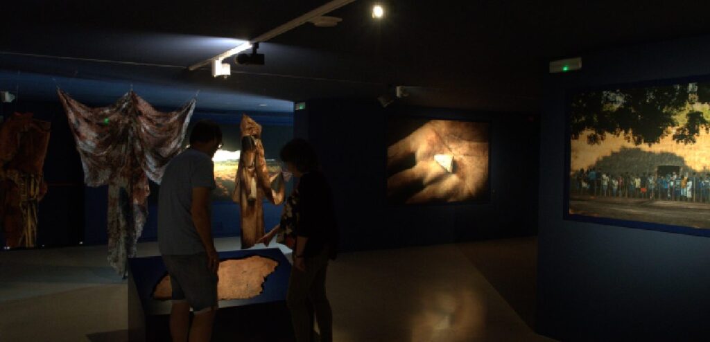 Exposición La Piedra y la Luz de Fernando Allen