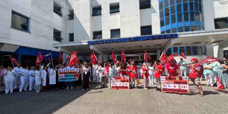 Hospital de Laredo acoge una movilización