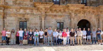 Asistentes a la firma de proyectos LEADER