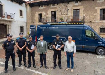 Presentación en Camargo del servicio móvil para renovar DNI y pasaporte