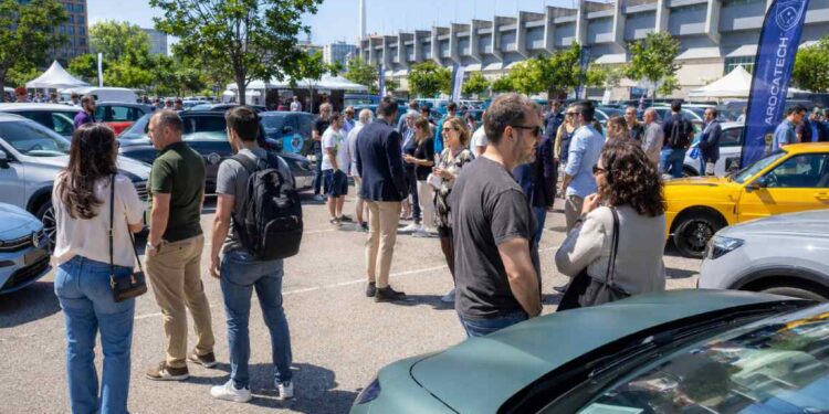 Visitantes a la XIII Expo del Automóvil de Santander