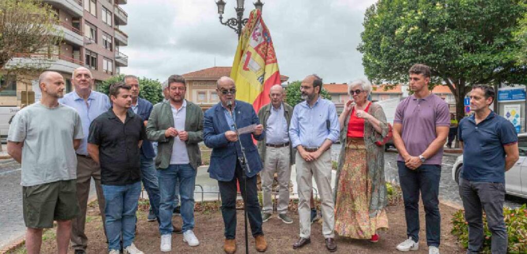 Monumento dedicado al doctor Ruiz de Rebolledo