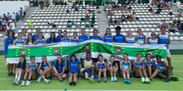Atletas del Atletismo Piélagos celebran el triunfo en la Final B