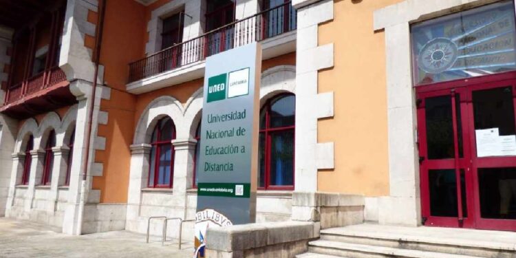 Alt imagen Sede de UNED Cantabria en la calle Alta