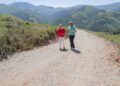 La consejera visita Caminos Rurales en Vega de Pas