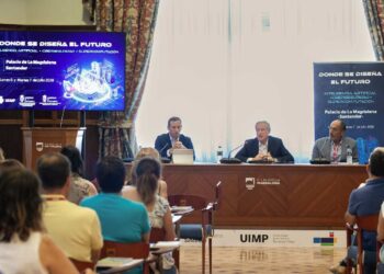 Coloquio sobre Campus Altamira en curso de la UIMP