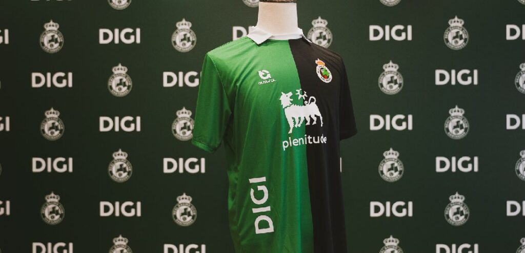 Camiseta del Racing con el nuevo patrocinador DIGI