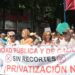 Manifestantes en defensa de la sanidad pública