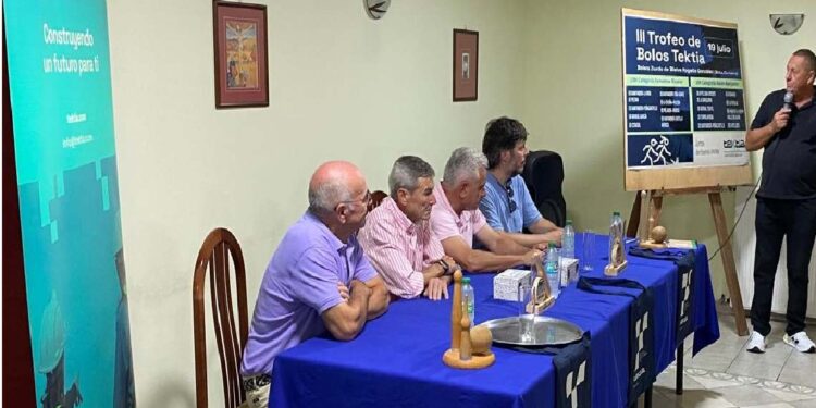 Presentación del Trofeo de Bolos Tektia