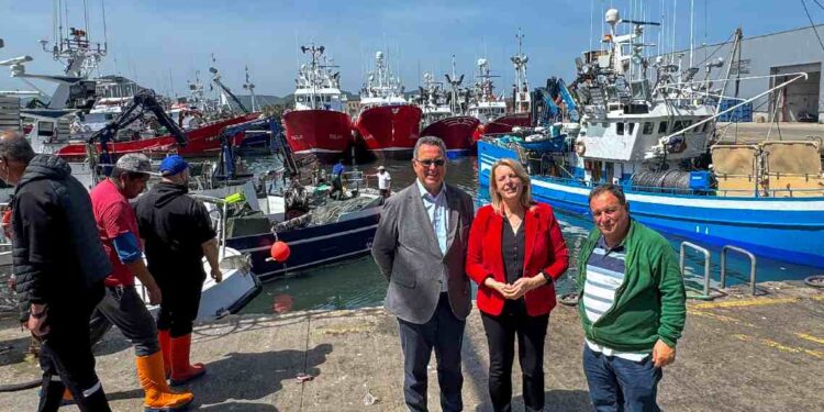 Ayuda compra primer Barco del gobierno