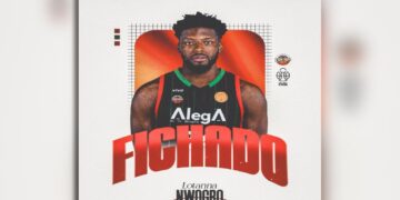 pívot Lotanna Nwogbo