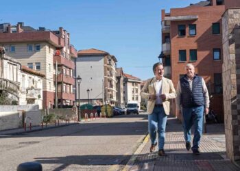 Visita a la calle Alday incluida en el Plan de Asfaltado de Camargo
