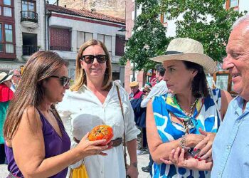 Acto del Tomate y Pimiento de Ampuero con la consejera