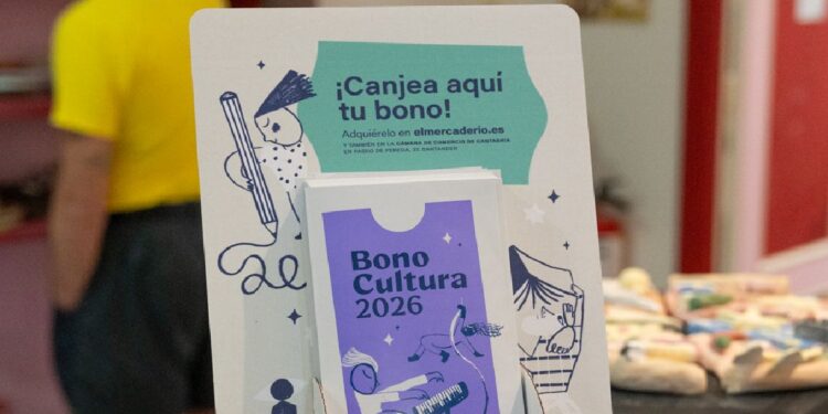 Expositor del Bono Cultura 2026 en un establecimiento de Santander