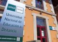 entrada del centro de UNED Cantabria en Santander