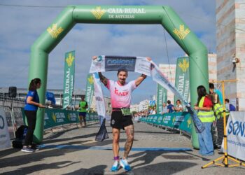 El Triatlón Ciudad de Santander corona a Andueza