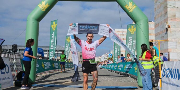 El Triatlón Ciudad de Santander corona a Andueza