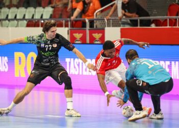 Bathco BM Torrelavega ante el Benfica en Lisboa