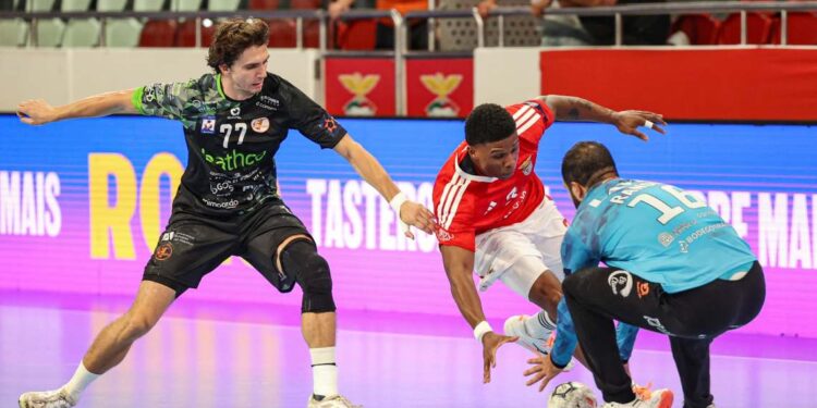 Bathco BM Torrelavega ante el Benfica en Lisboa