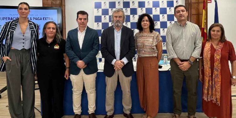 Sindicatos reclaman recuperar las pagas extraordinarias