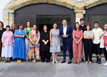 Representantes de faro Santander y el Ayuntamiento
