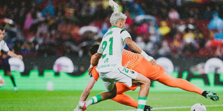 Derrota del Racing ante el Barcelona en el Camp Nou
