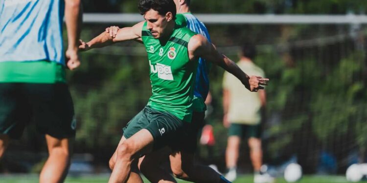 Almeida jugador del Racing de Santander