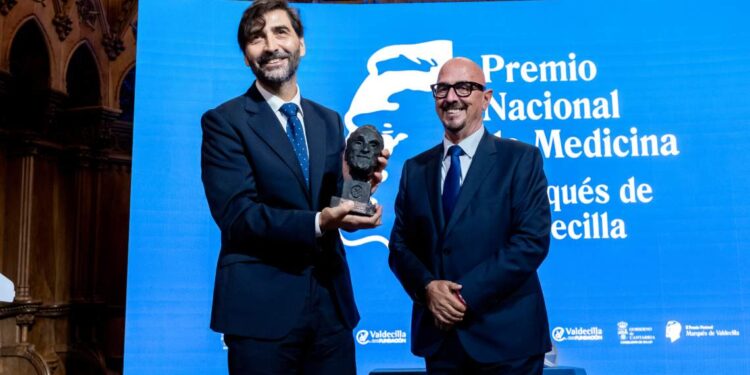 Antonio Pérez Martínez recibe el Premio