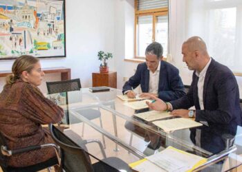 Firma del convenio de dinamización comercial de Torrelavega