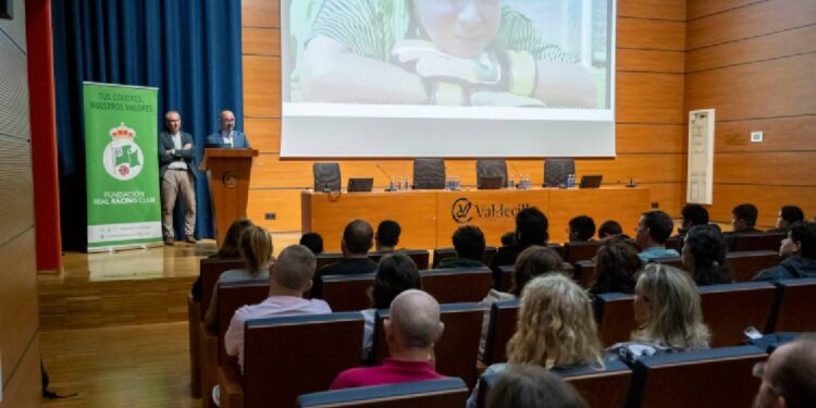 César Pascual interviene en la jornada Racing Saludable